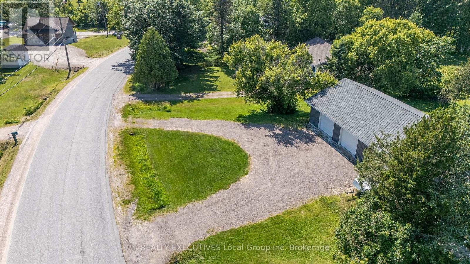 98 Memorial Park Drive E, Powassan, Ontario  P0H 1Z0 - Photo 10 - X12467810