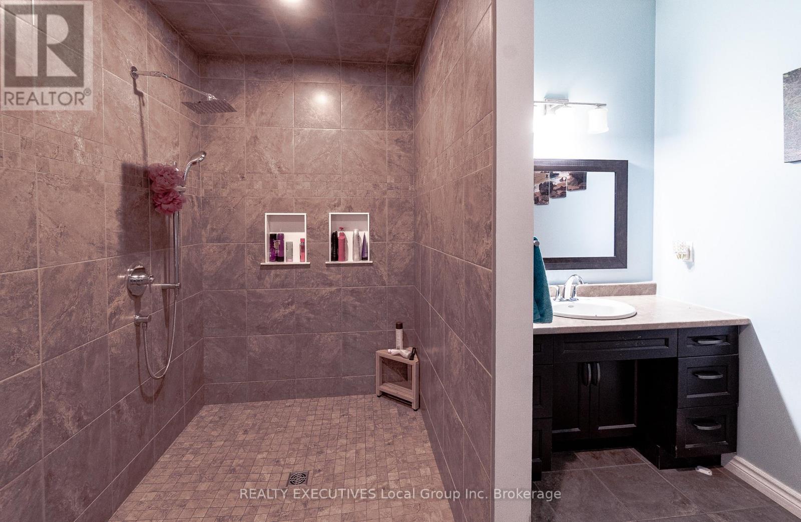 98 Memorial Park Drive E, Powassan, Ontario  P0H 1Z0 - Photo 23 - X12467810