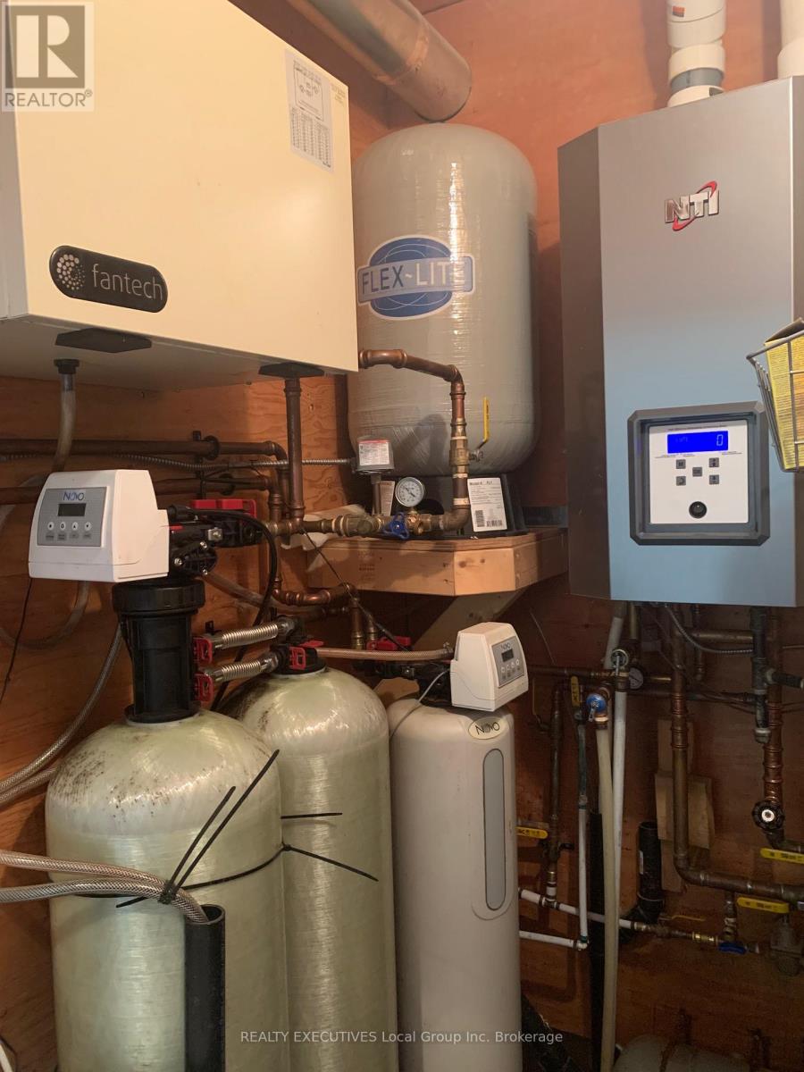 98 Memorial Park Drive E, Powassan, Ontario  P0H 1Z0 - Photo 25 - X12467810