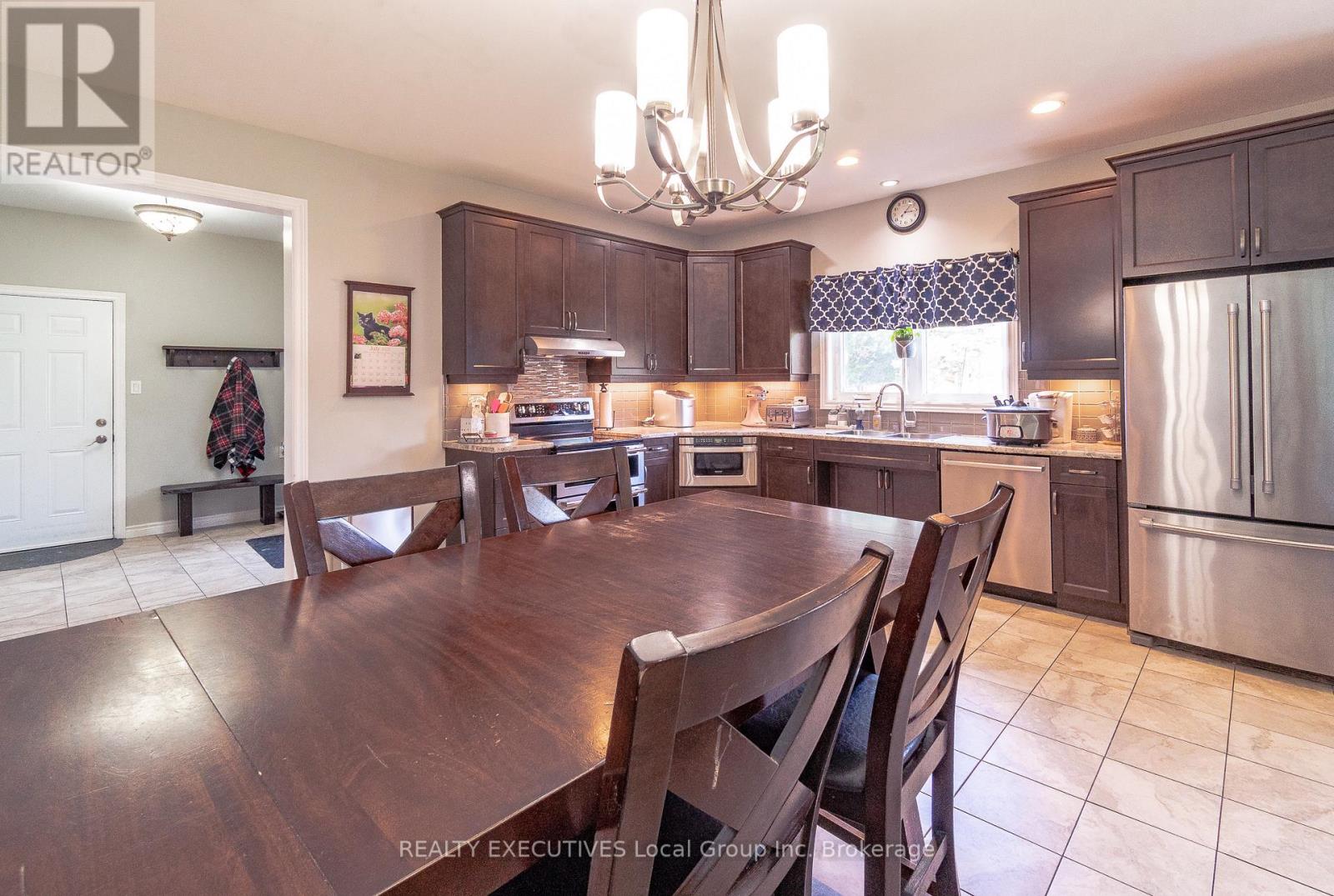 98 Memorial Park Drive E, Powassan, Ontario  P0H 1Z0 - Photo 26 - X12467810