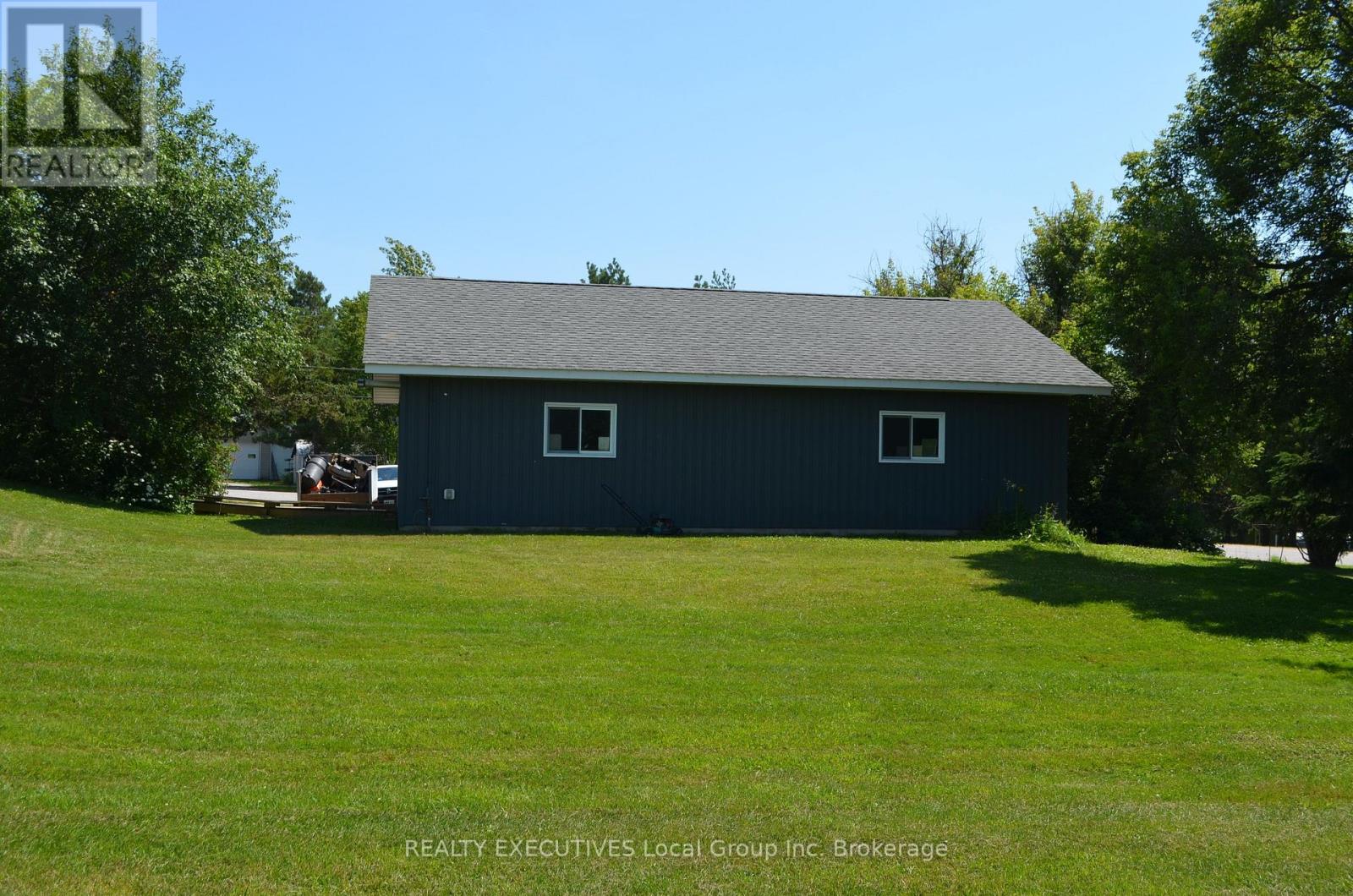 98 Memorial Park Drive E, Powassan, Ontario  P0H 1Z0 - Photo 39 - X12467810
