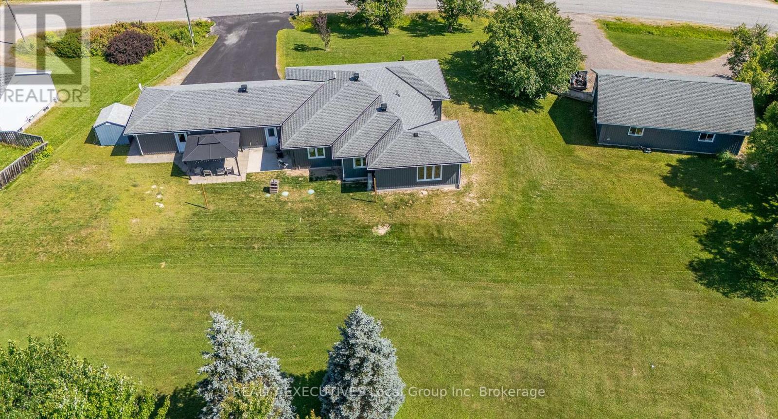 98 Memorial Park Drive E, Powassan, Ontario  P0H 1Z0 - Photo 4 - X12467810