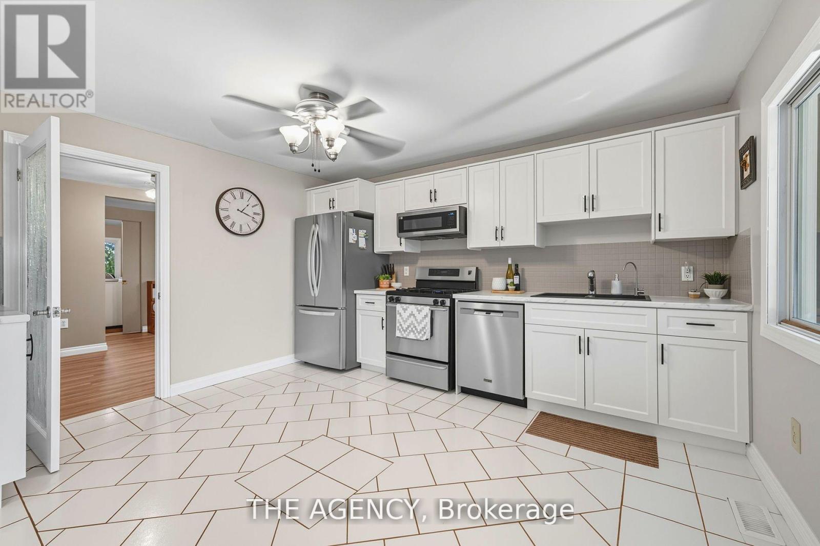 6359 Lyons Creek Road, Niagara Falls, Ontario  L2G 0L9 - Photo 11 - X12467753