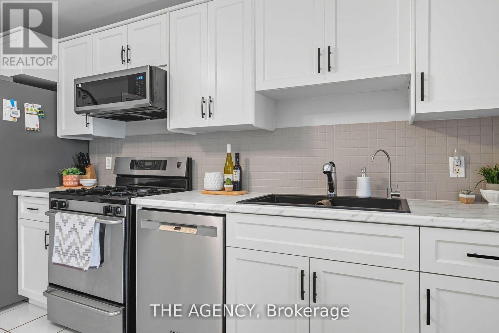 6359 Lyons Creek Road, Niagara Falls, Ontario  L2G 0L9 - Photo 14 - X12467753
