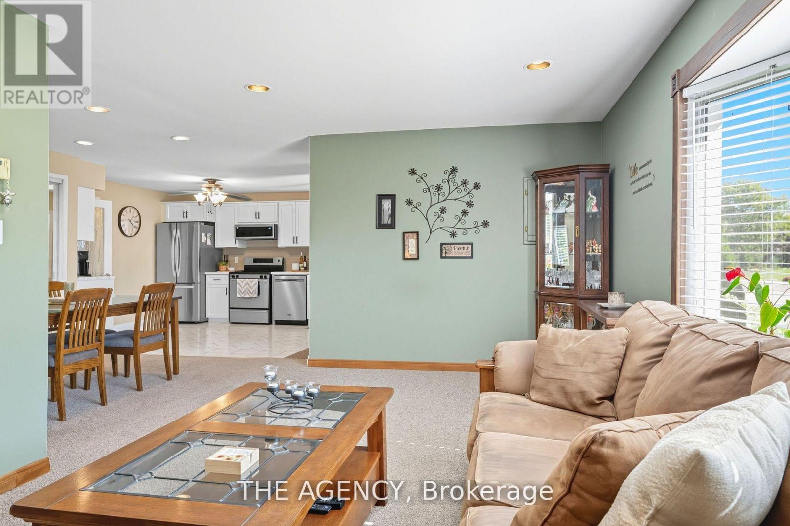 6359 Lyons Creek Road, Niagara Falls, Ontario  L2G 0L9 - Photo 16 - X12467753