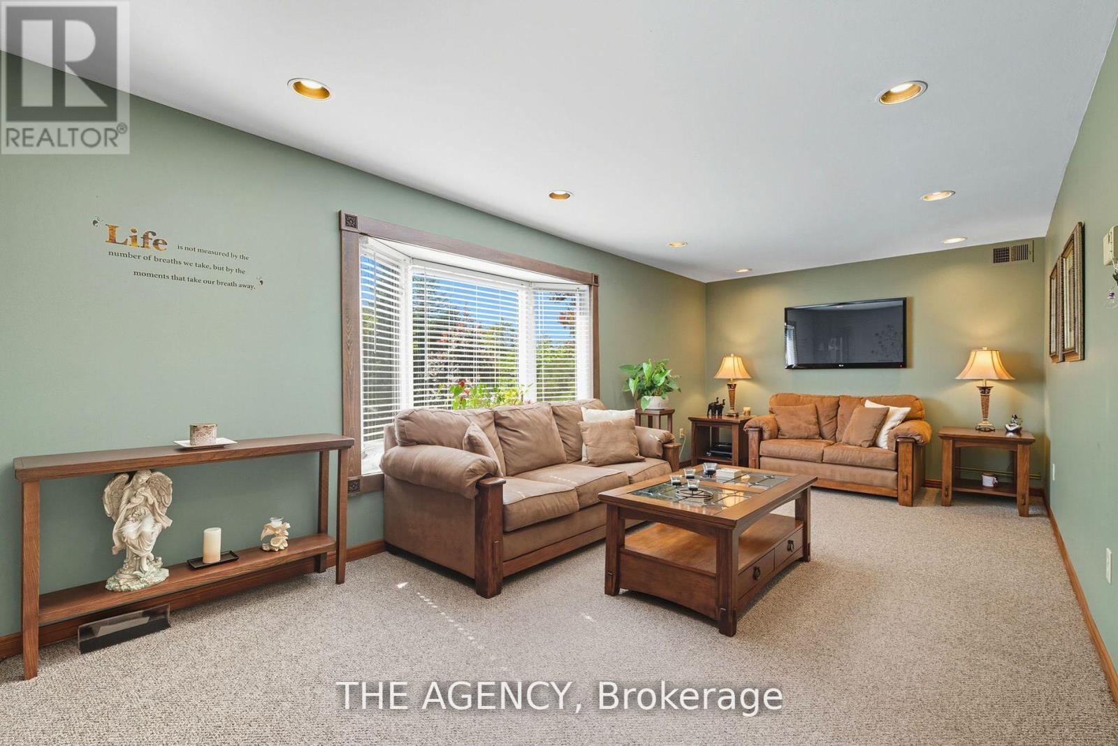 6359 Lyons Creek Road, Niagara Falls, Ontario  L2G 0L9 - Photo 19 - X12467753