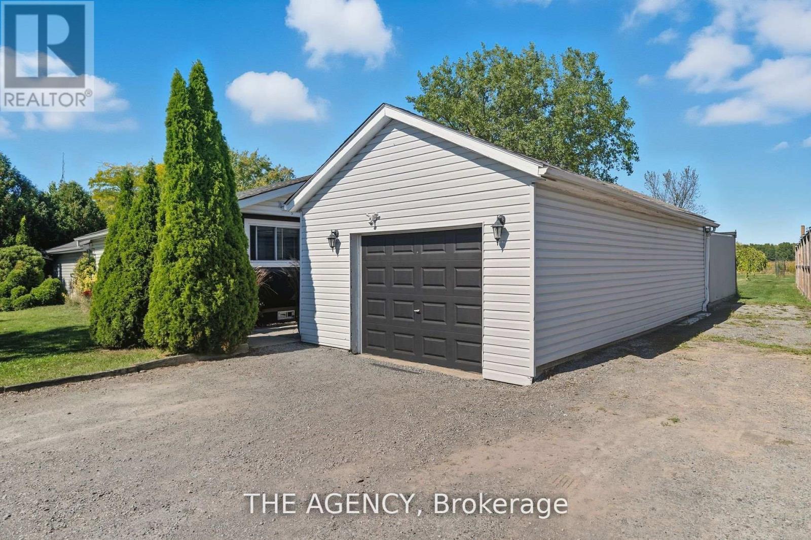 6359 Lyons Creek Road, Niagara Falls, Ontario  L2G 0L9 - Photo 6 - X12467753