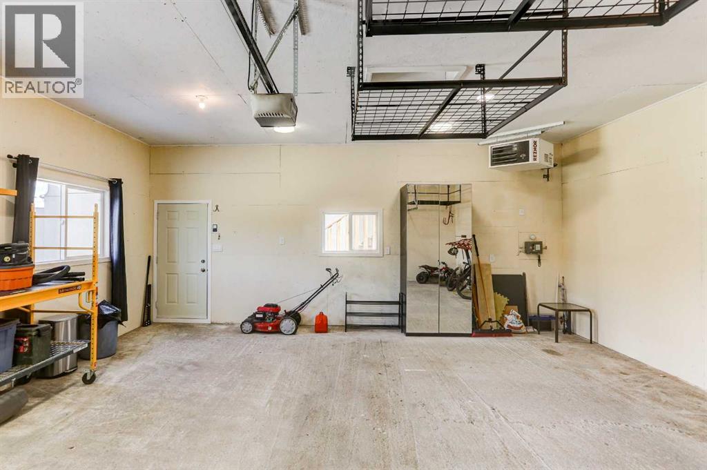 2102 214 Street, Bellevue, Alberta  T0K 0C0 - Photo 41 - A2238491