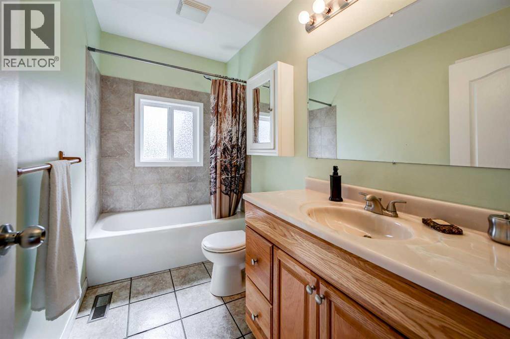 2102 214 Street, Bellevue, Alberta  T0K 0C0 - Photo 16 - A2238491