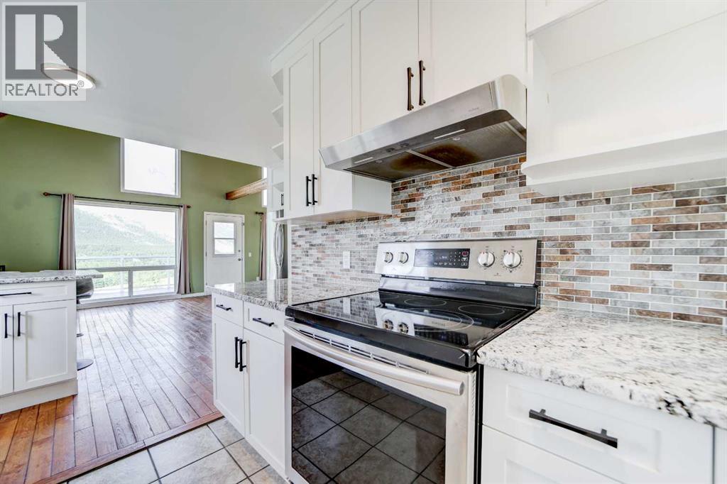 2102 214 Street, Bellevue, Alberta  T0K 0C0 - Photo 7 - A2238491