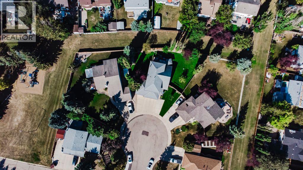 Property at 6110 93A Street image 3