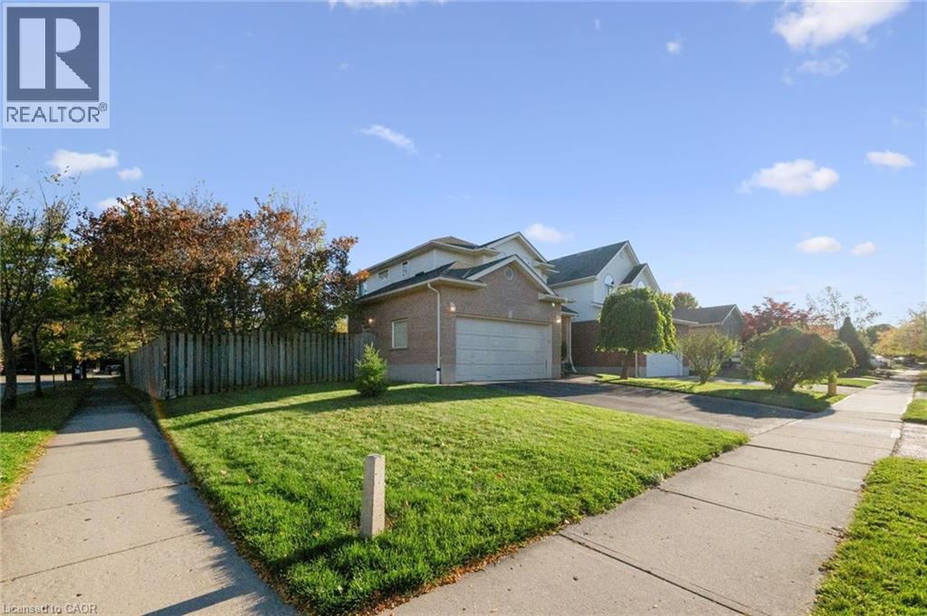 690 Coldstream Drive, Waterloo, Ontario  N2V 2J1 - Photo 3 - 40779948