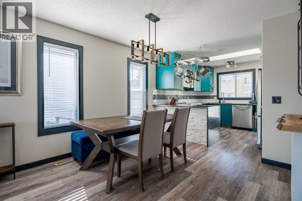 140 Stonegate Close Nw, Airdrie, Alberta  T4B 2V2 - Photo 3 - A2249635