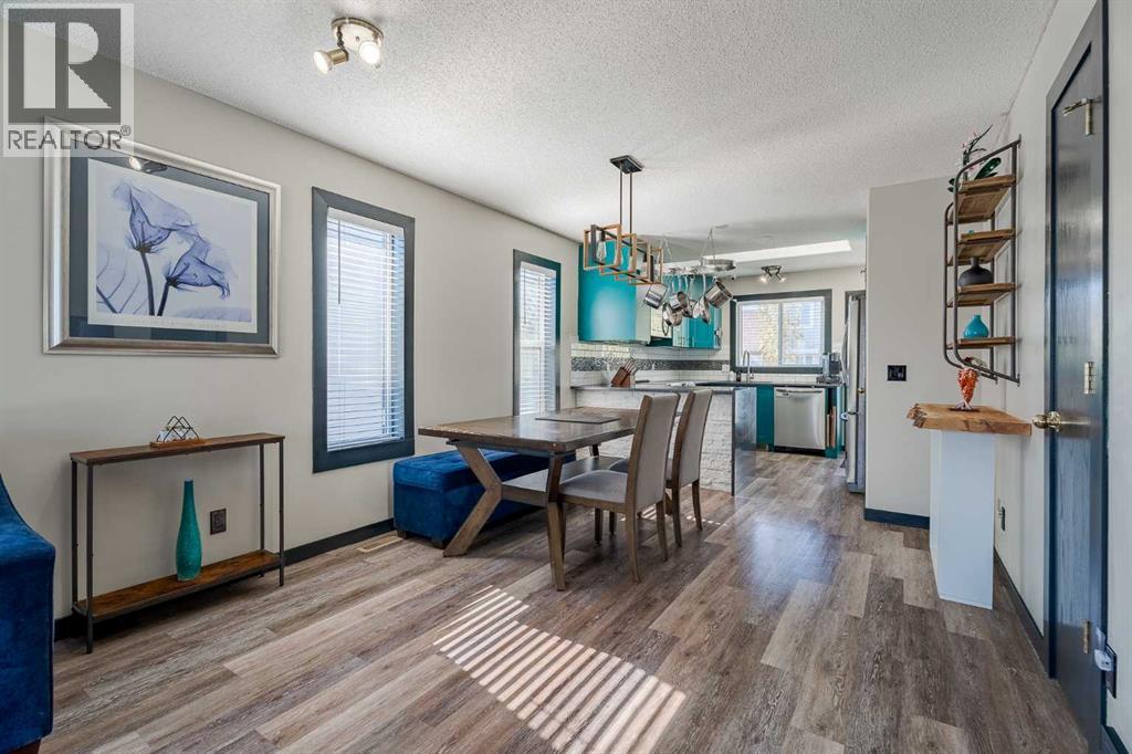 140 Stonegate Close Nw, Airdrie, Alberta  T4B 2V2 - Photo 2 - A2249635