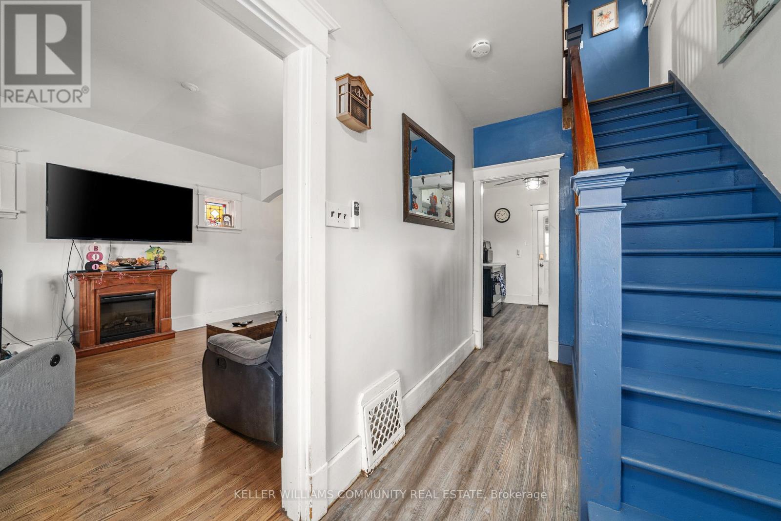 112 Lansdowne Street W, Peterborough, Ontario  K9J 1Y1 - Photo 8 - X12467781