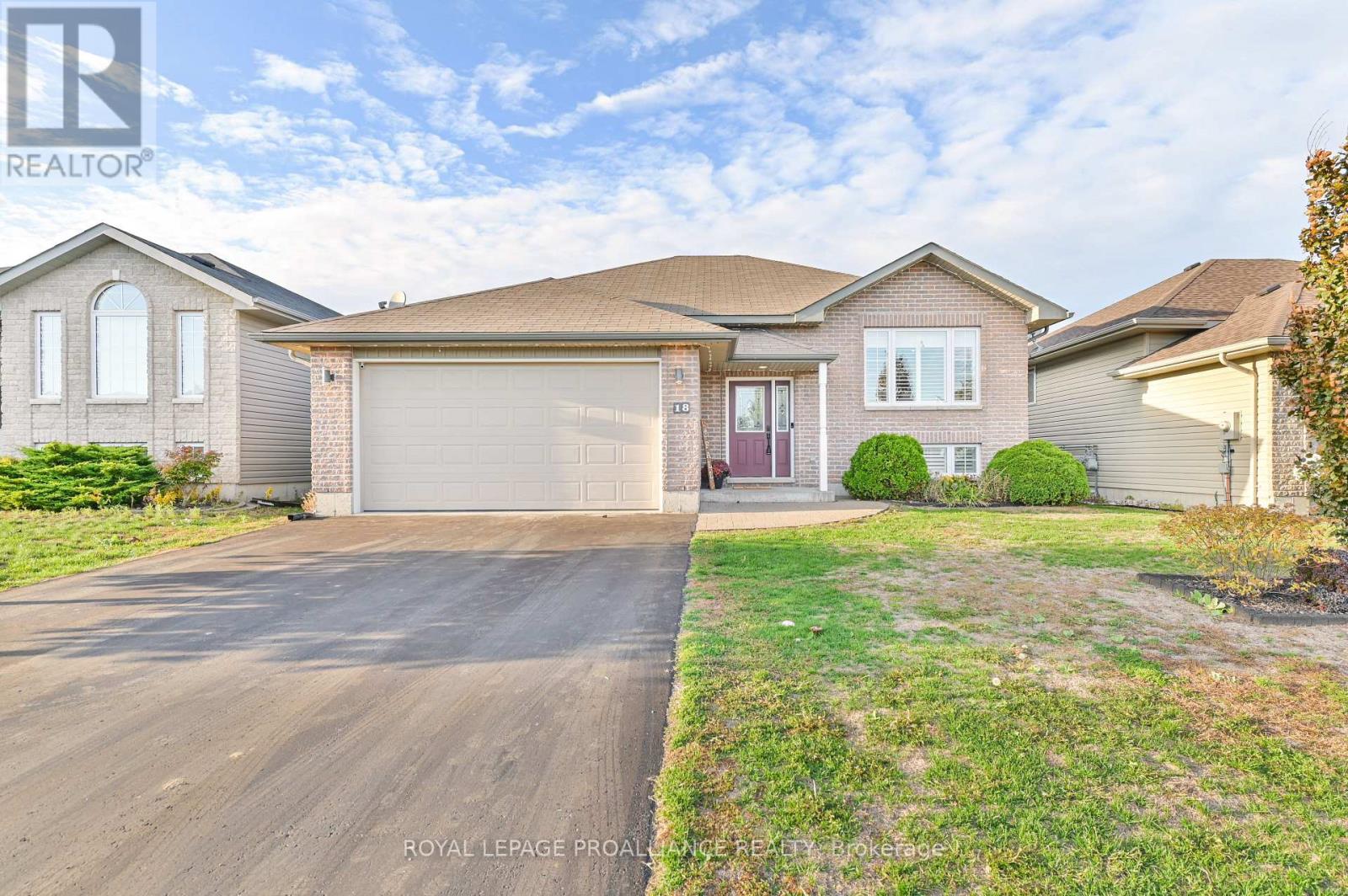 18 Fox Den Drive, Brighton, Ontario  K0K 1H0 - Photo 3 - X12467784