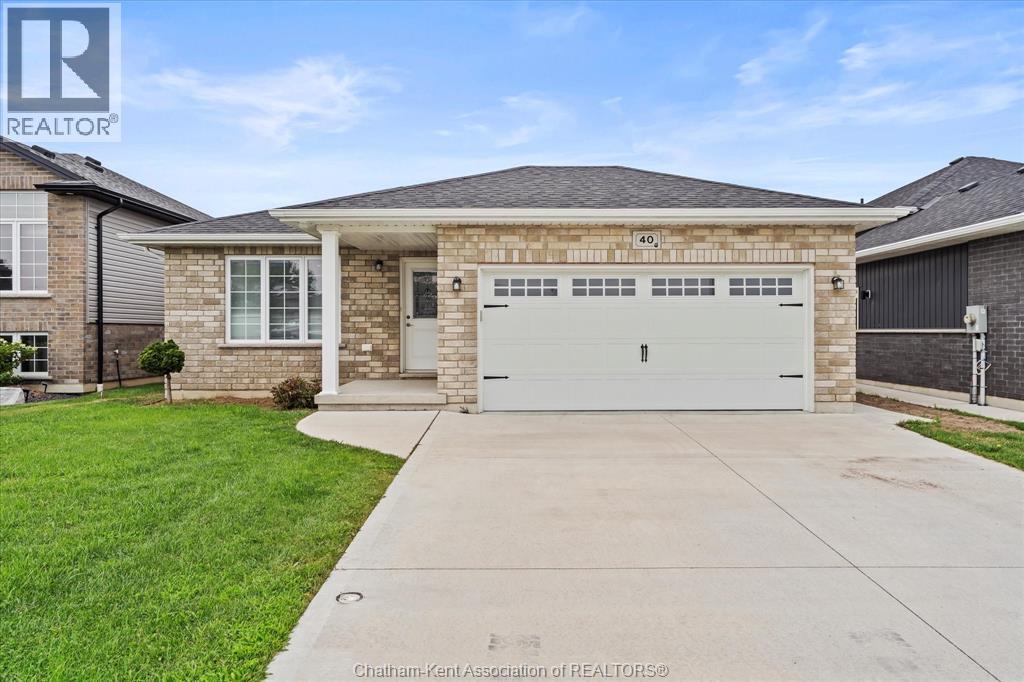 MLS# 25026416: 40 Regal DRIVE, Tilbury, Canada