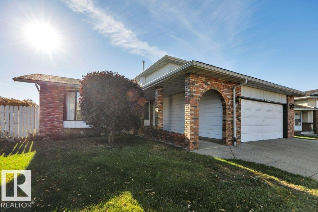 1117 77 St Nw, Edmonton, Alberta  T6K 3G4 - Photo 1 - E4462449