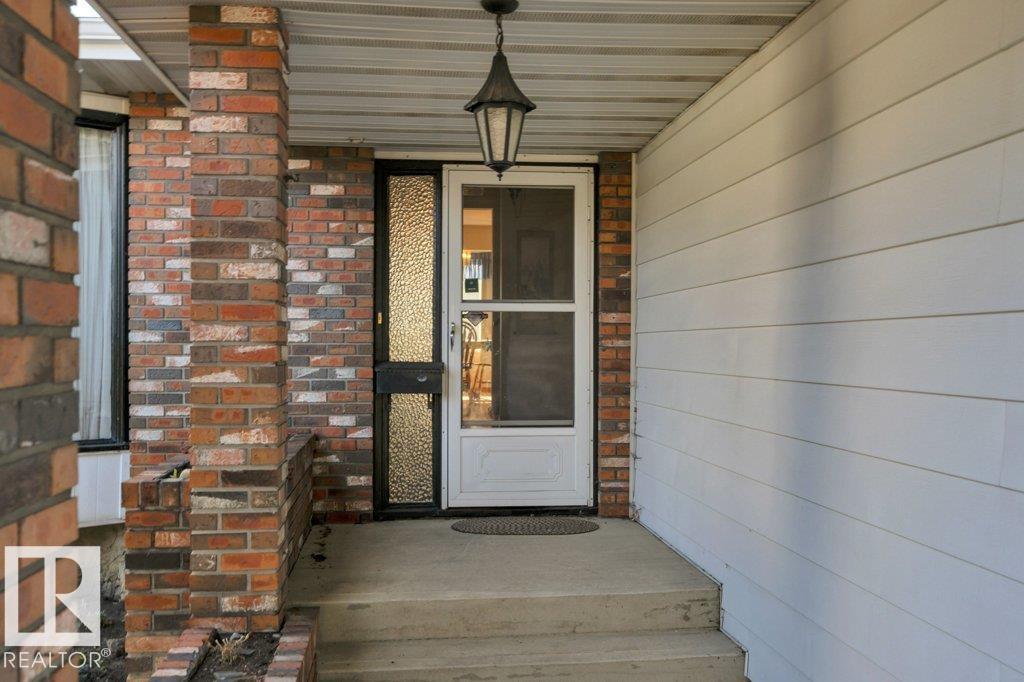 1117 77 St Nw, Edmonton, Alberta  T6K 3G4 - Photo 3 - E4462449