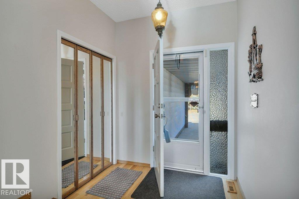 1117 77 St Nw, Edmonton, Alberta  T6K 3G4 - Photo 4 - E4462449