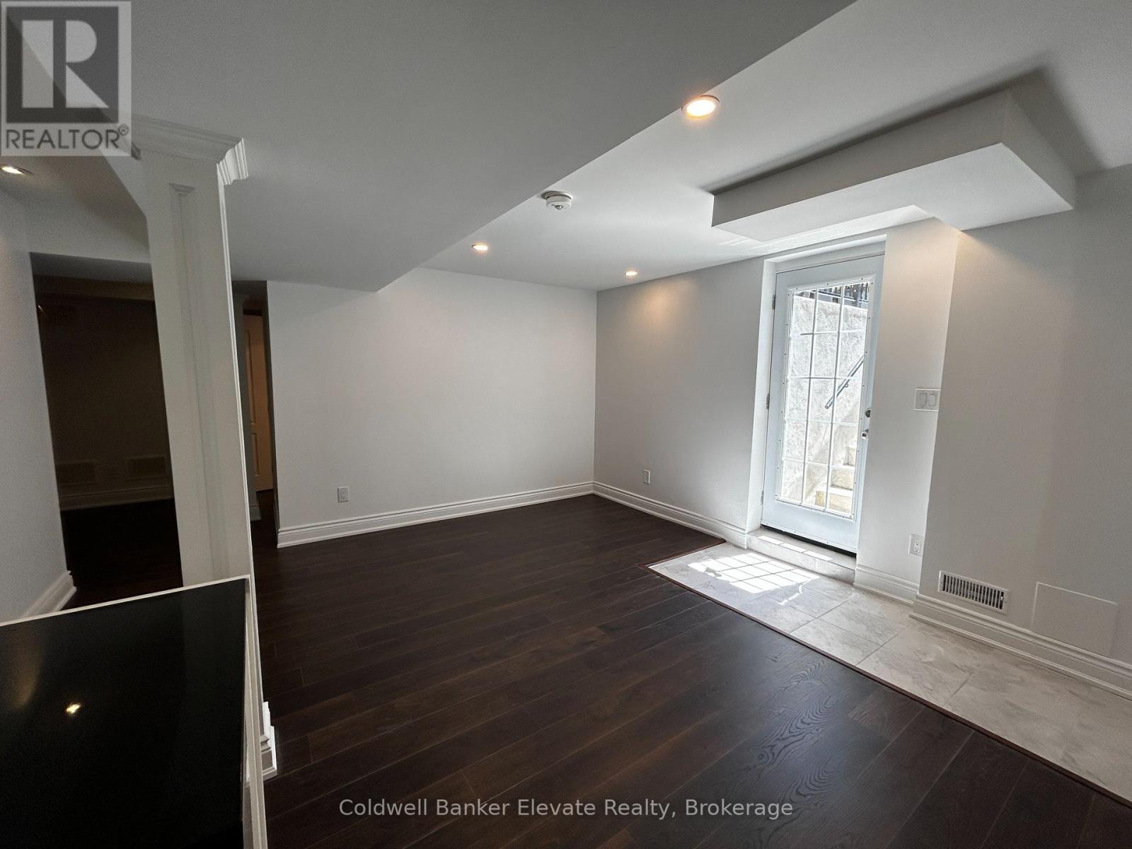 Ll - 1070 Gorham Way, Milton, Ontario  L9T 6N7 - Photo 4 - W12467568