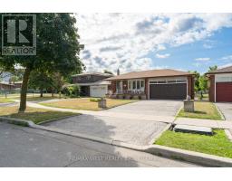 125 HONEYWOOD ROAD, Toronto, Ontario