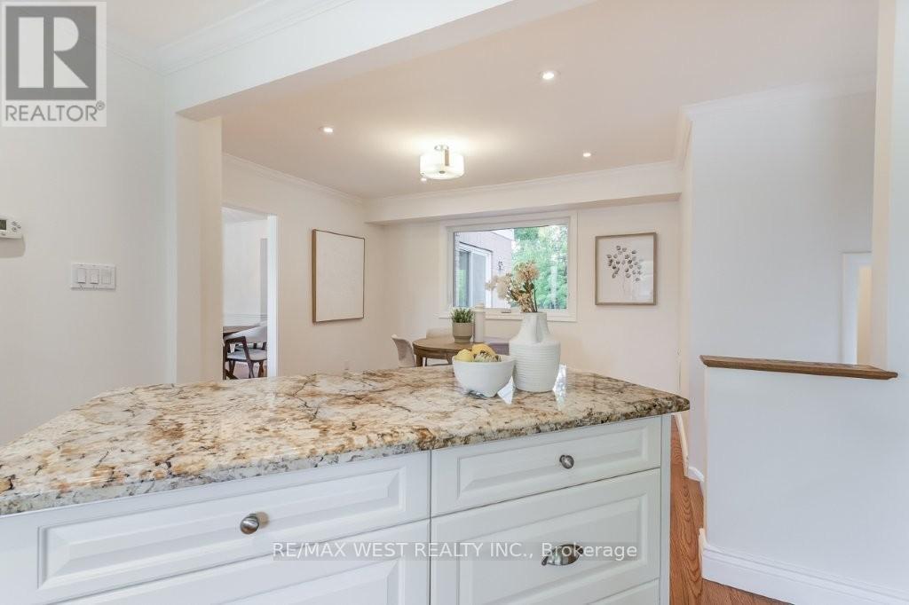 47 Breadner Drive, Toronto, Ontario  M9R 3M5 - Photo 13 - W12467623