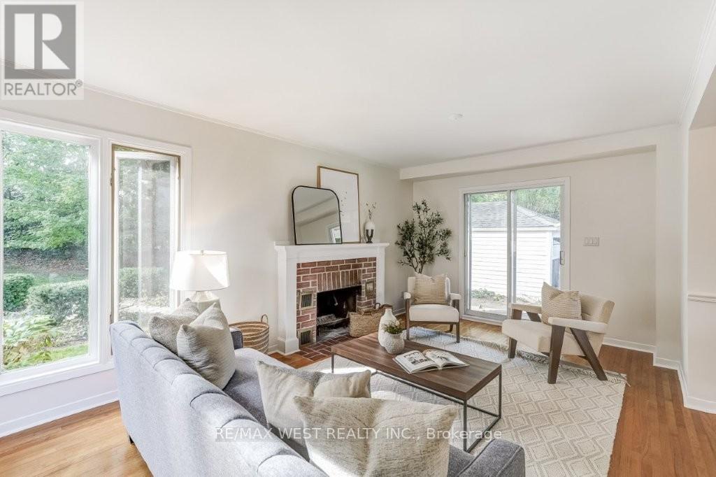 47 Breadner Drive, Toronto, Ontario  M9R 3M5 - Photo 19 - W12467623