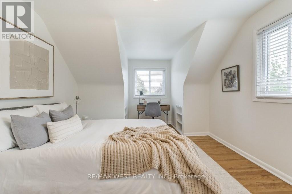 47 Breadner Drive, Toronto, Ontario  M9R 3M5 - Photo 25 - W12467623