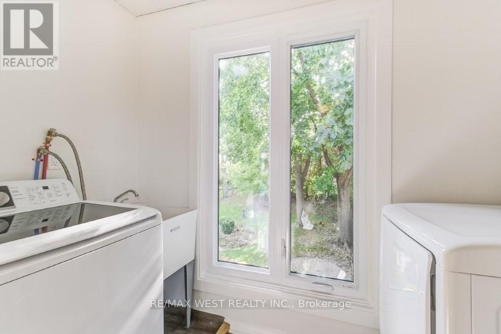 47 Breadner Drive, Toronto, Ontario  M9R 3M5 - Photo 27 - W12467623