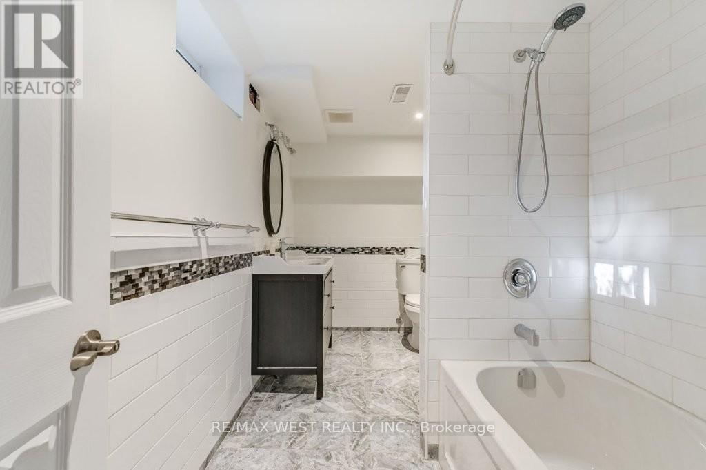 47 Breadner Drive, Toronto, Ontario  M9R 3M5 - Photo 31 - W12467623