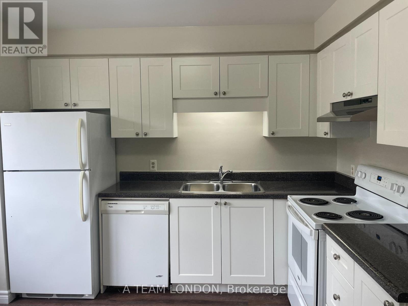 33 - 126 Belmont Drive, London South, Ontario  N6J 4W1 - Photo 5 - X12467803