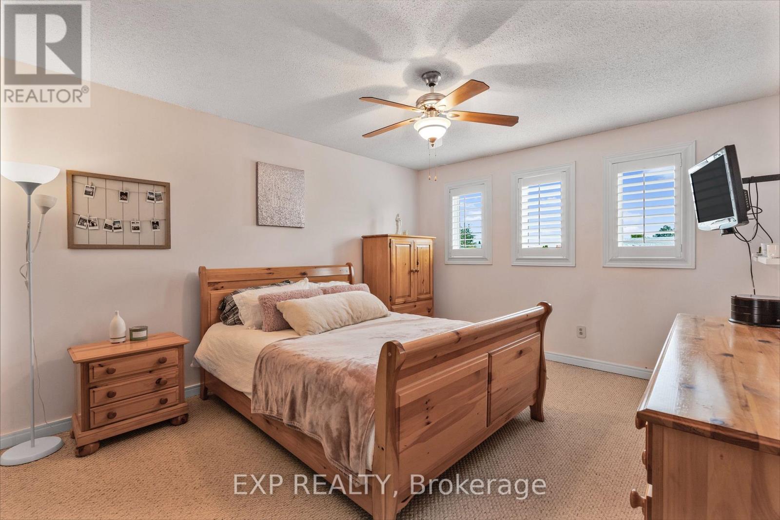 10 Vega Crescent, Hamilton, Ontario  L8E 4S7 - Photo 30 - X12467577