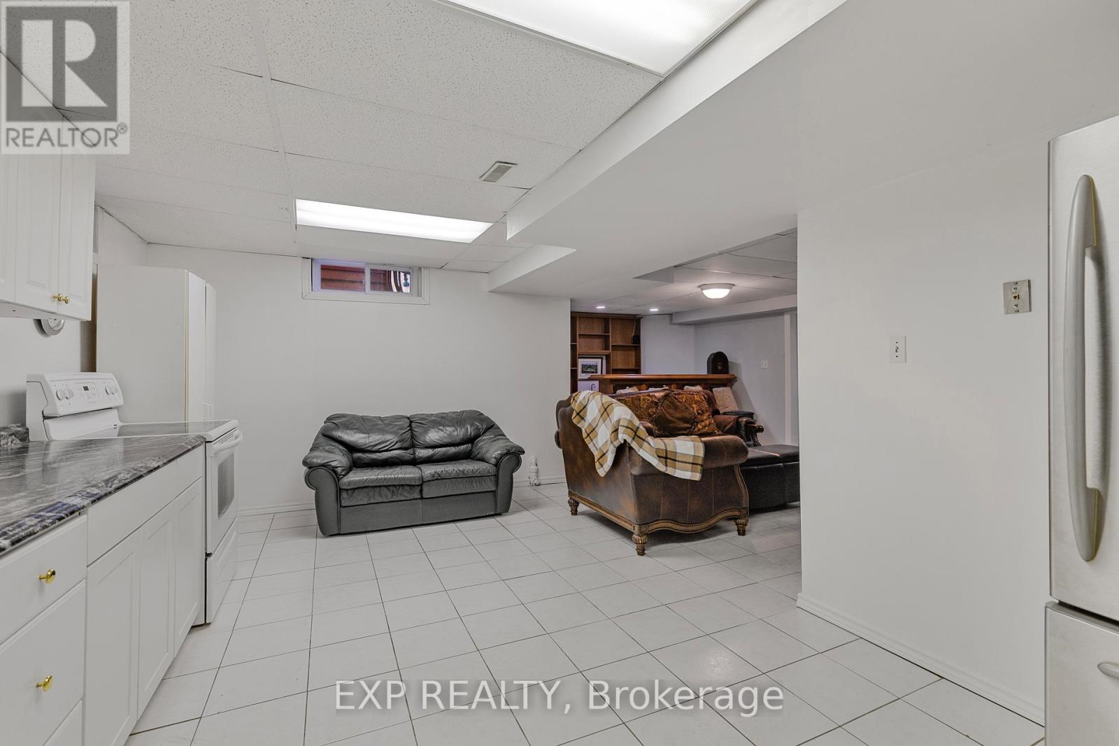 10 Vega Crescent, Hamilton, Ontario  L8E 4S7 - Photo 44 - X12467577