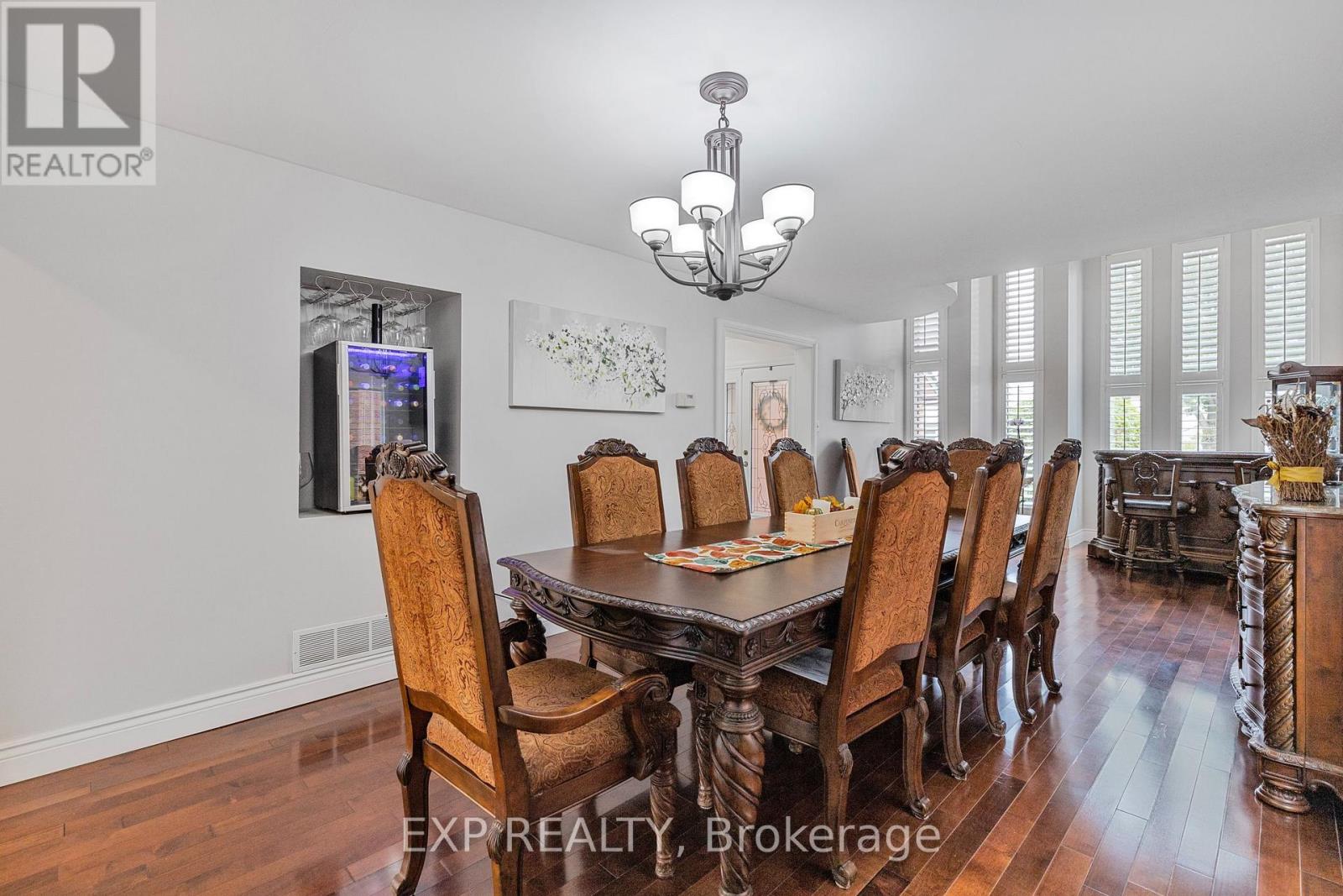 10 Vega Crescent, Hamilton, Ontario  L8E 4S7 - Photo 6 - X12467577