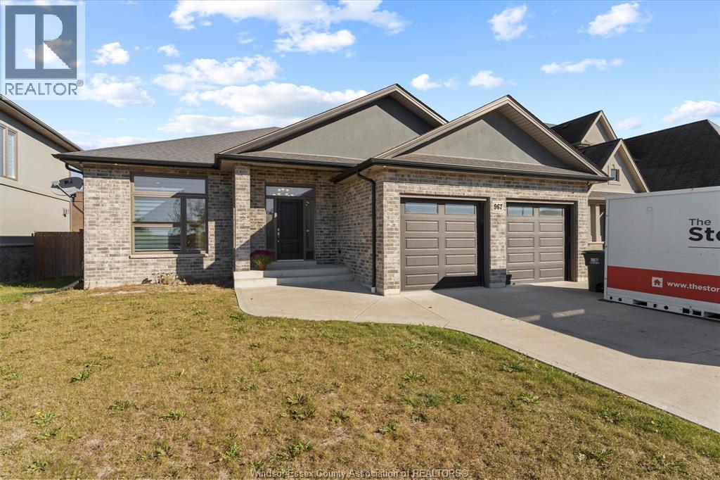 MLS# 25026415: 967 WESTWOOD DRIVE, Lakeshore, Canada