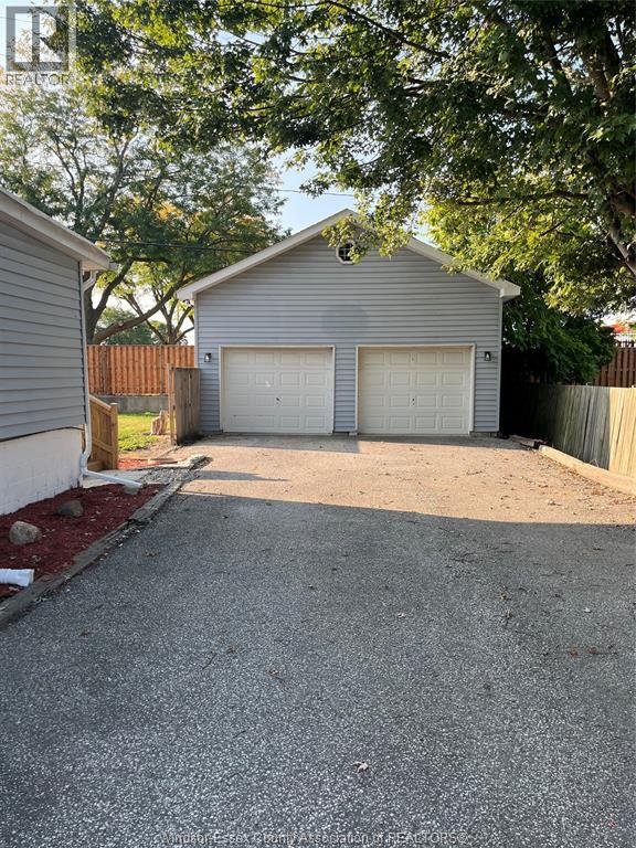 MLS# 25026386: 147 PARK STREET, Amherstburg, Canada