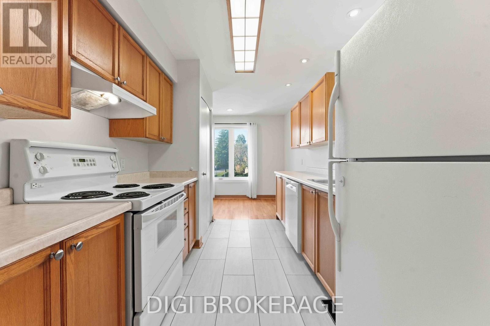 98 Gillespie Crescent, Ottawa, Ontario  K1V 0J2 - Photo 19 - X12465269