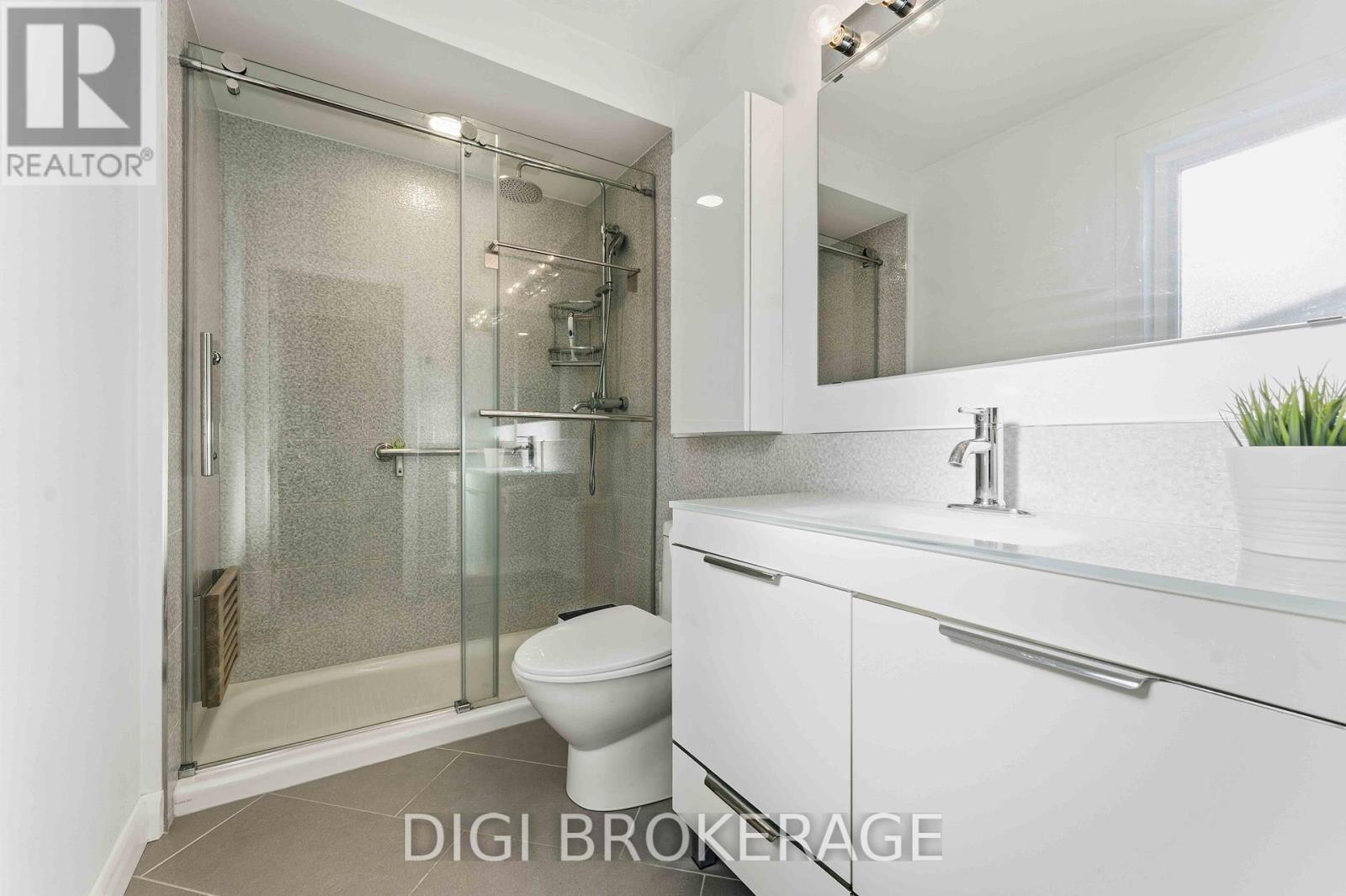 98 Gillespie Crescent, Ottawa, Ontario  K1V 0J2 - Photo 23 - X12465269