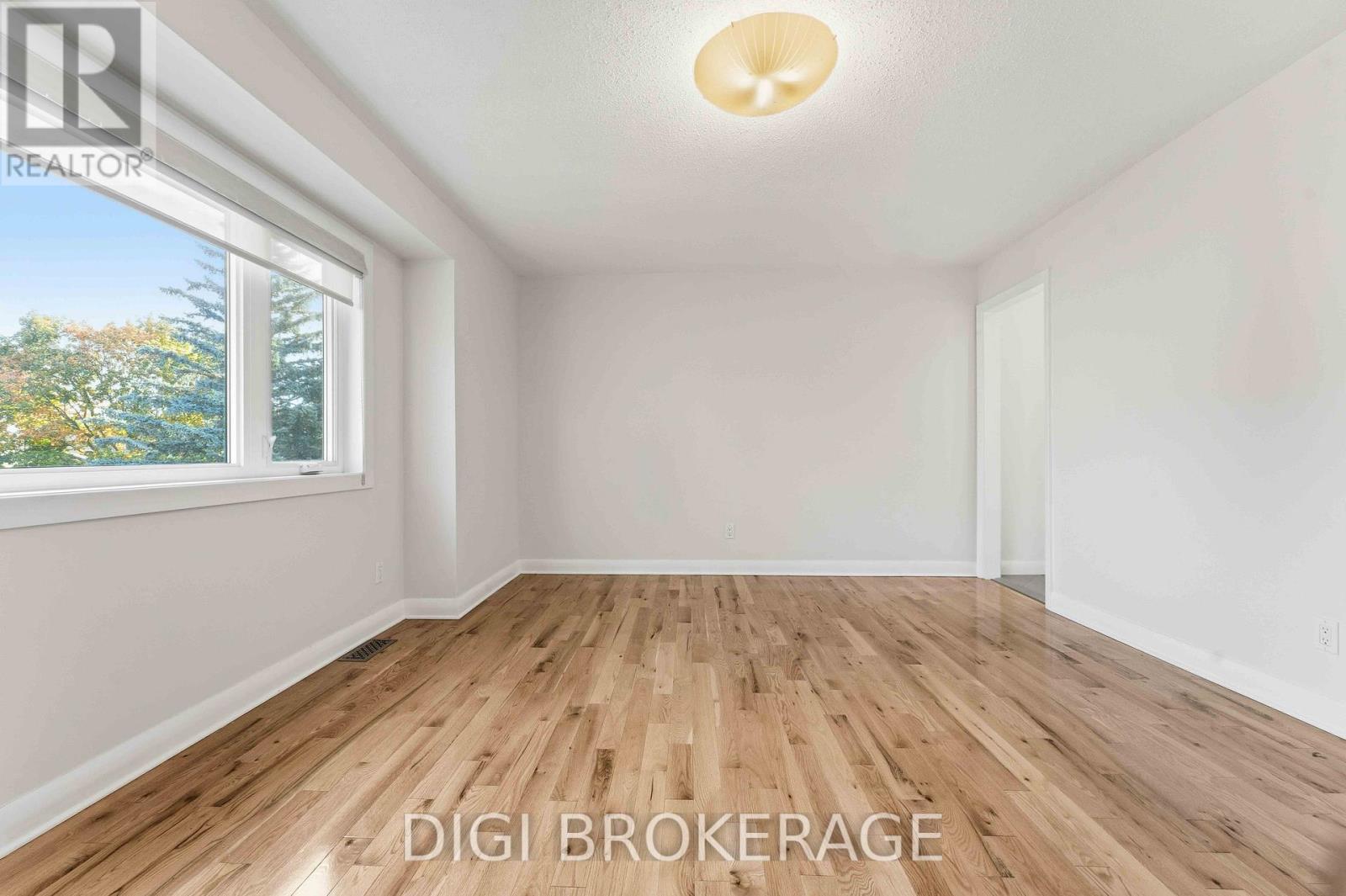 98 Gillespie Crescent, Ottawa, Ontario  K1V 0J2 - Photo 26 - X12465269