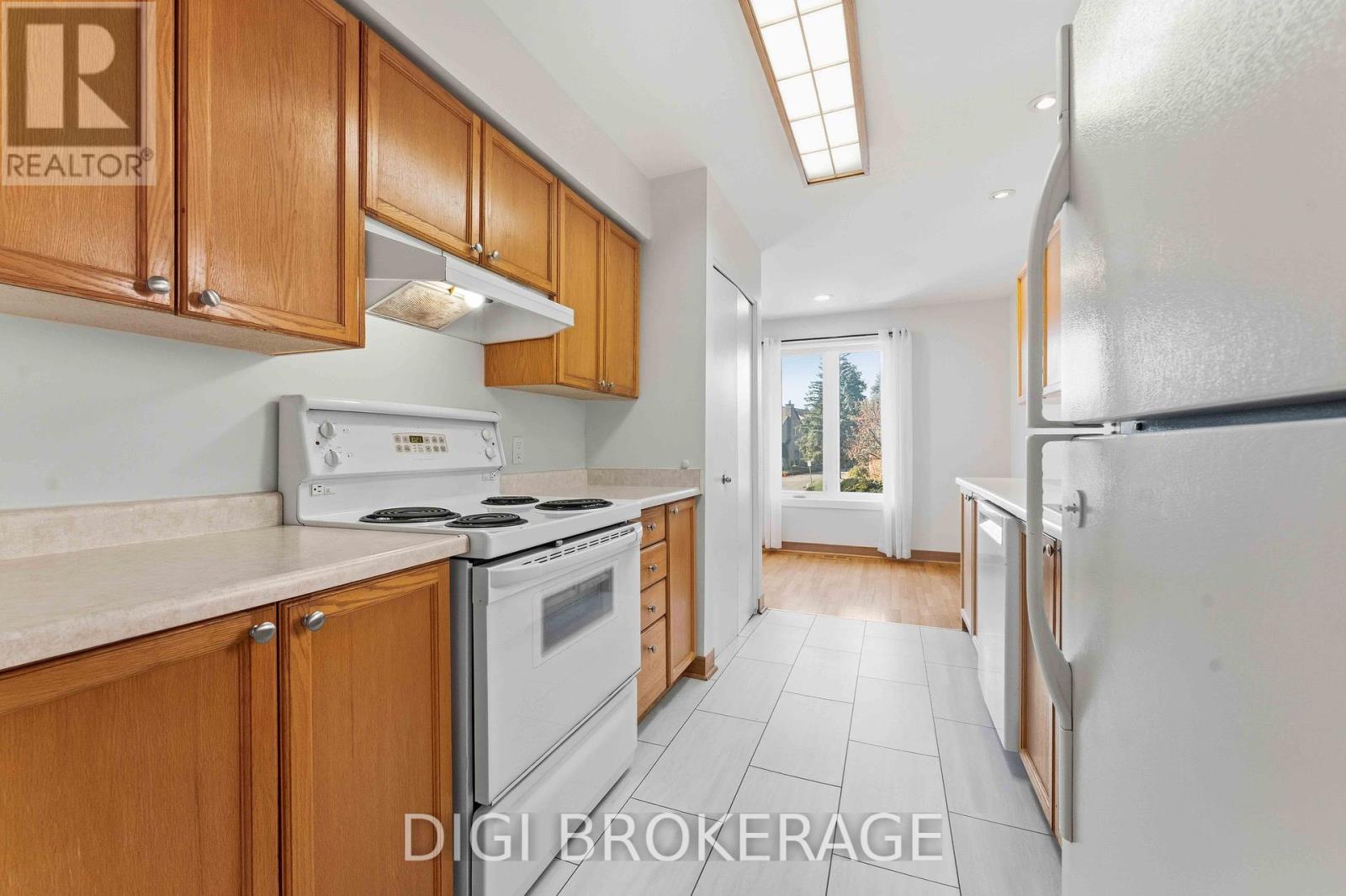 98 Gillespie Crescent, Ottawa, Ontario  K1V 0J2 - Photo 20 - X12465269