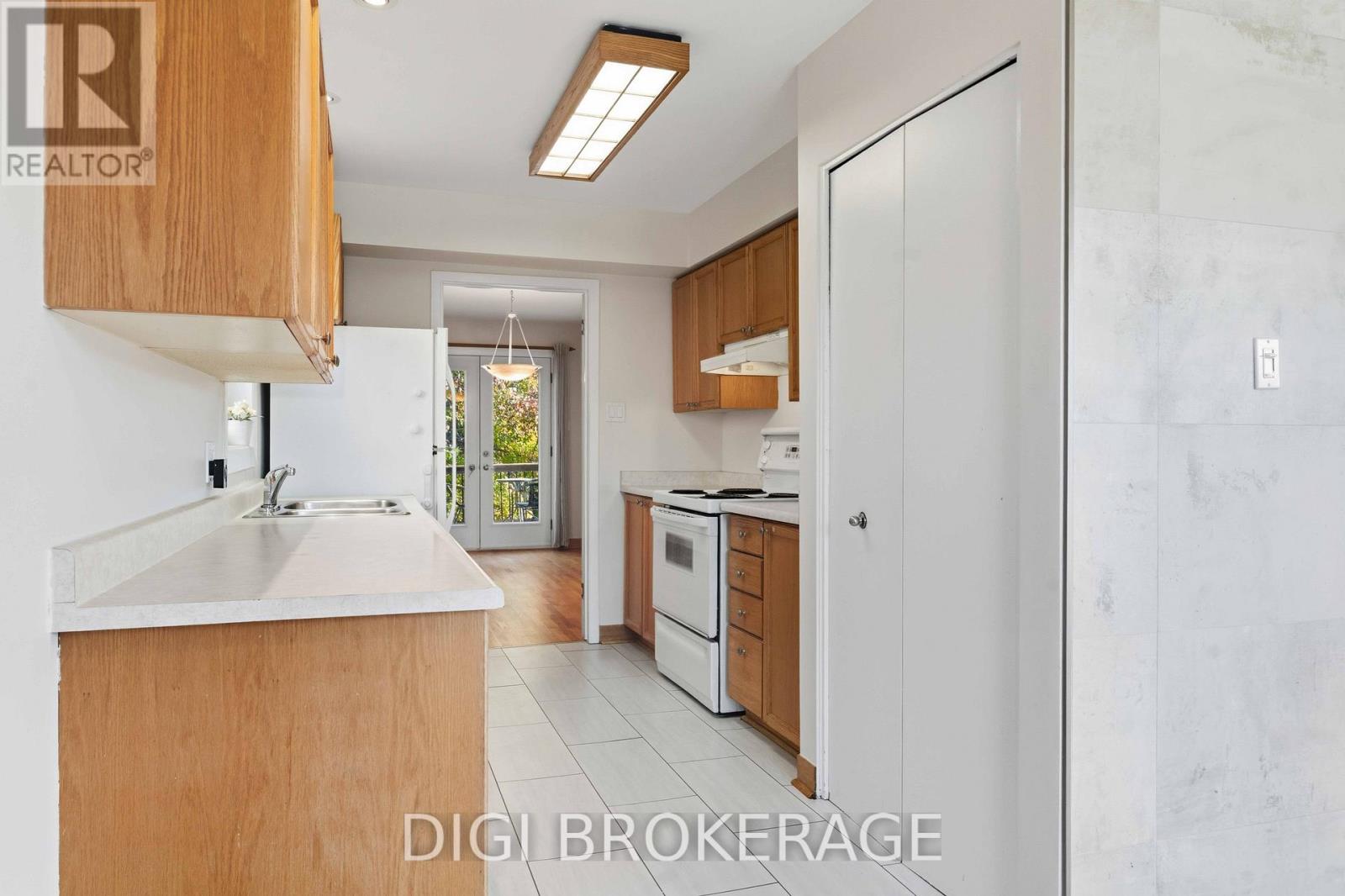 98 Gillespie Crescent, Ottawa, Ontario  K1V 0J2 - Photo 21 - X12465269