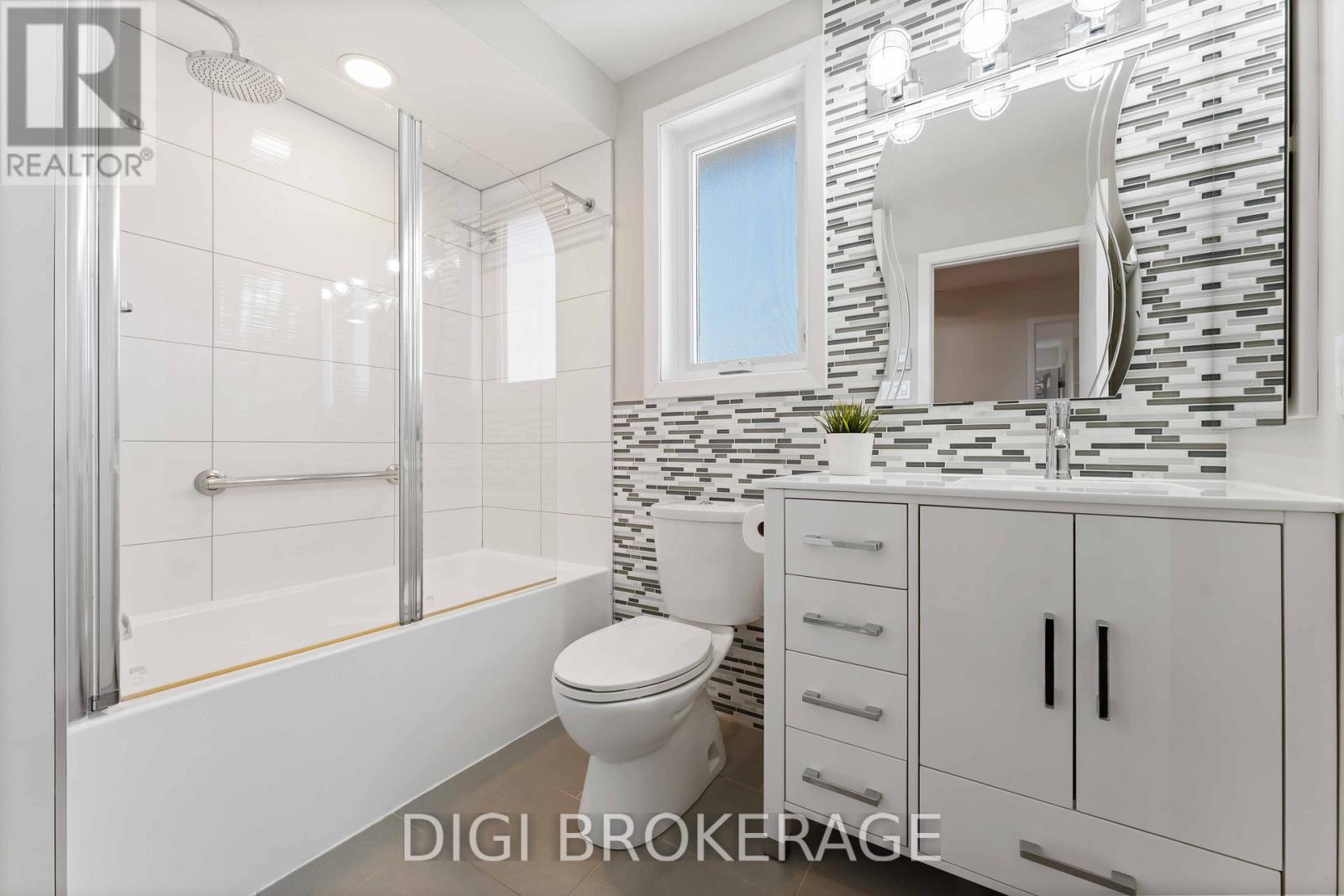 98 Gillespie Crescent, Ottawa, Ontario  K1V 0J2 - Photo 27 - X12465269