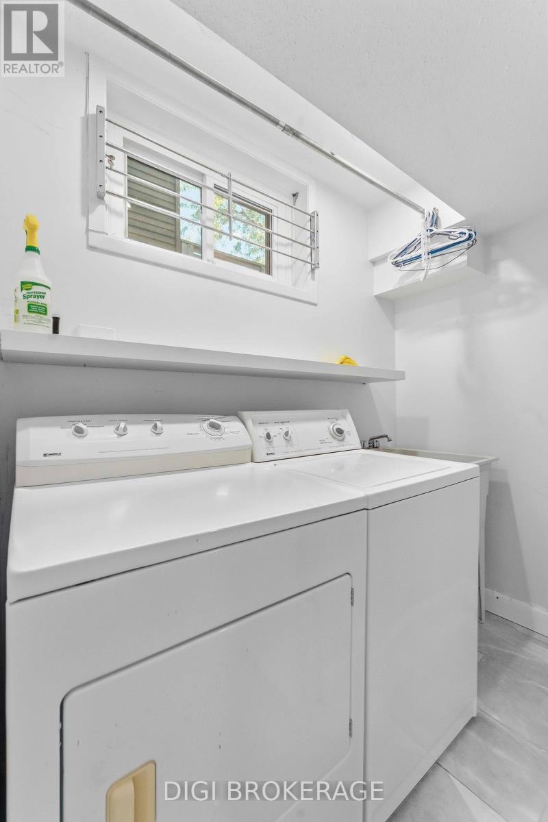 98 Gillespie Crescent, Ottawa, Ontario  K1V 0J2 - Photo 36 - X12465269