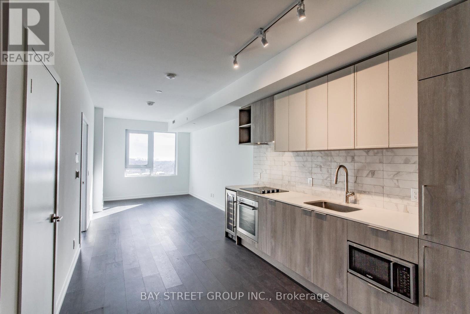 1203 - 2020 BATHURST STREET, Toronto, Ontario