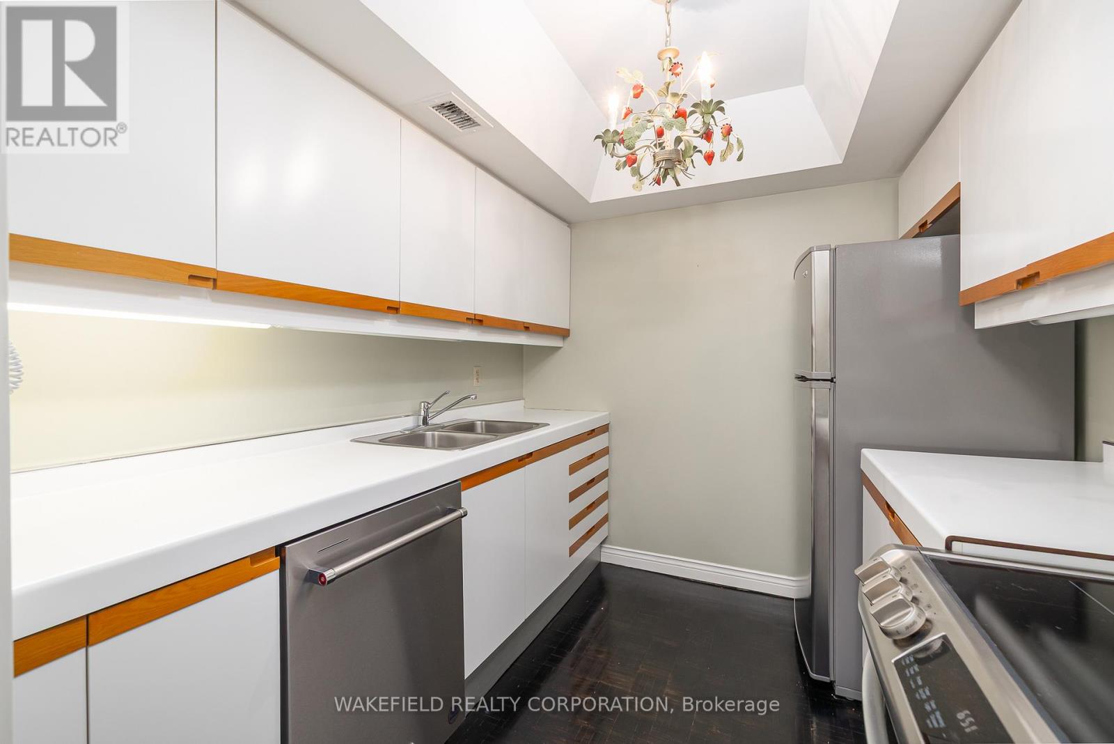 505 - 61 St Clair Avenue W, Toronto, Ontario  M4V 2Y8 - Photo 5 - C12467741