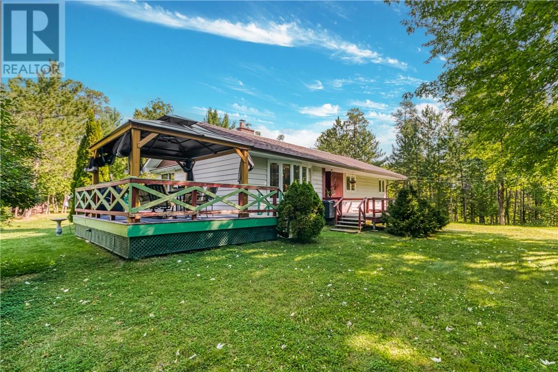 43 Club Road, Worthington, Ontario  P0M 3H0 - Photo 4 - 2125271