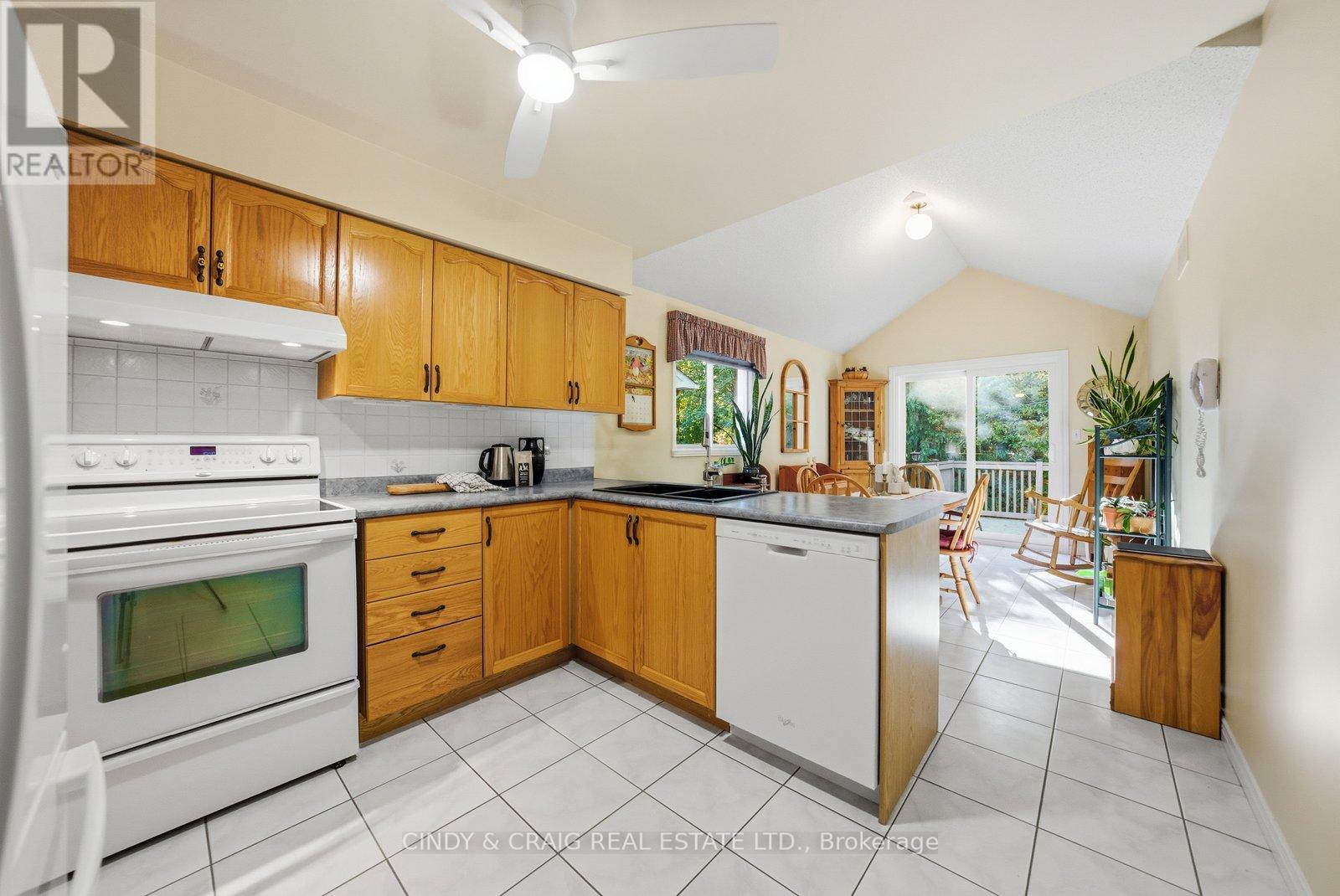 318 Sandringham Drive, Clarington, Ontario  L1E 3A7 - Photo 4 - E12467716