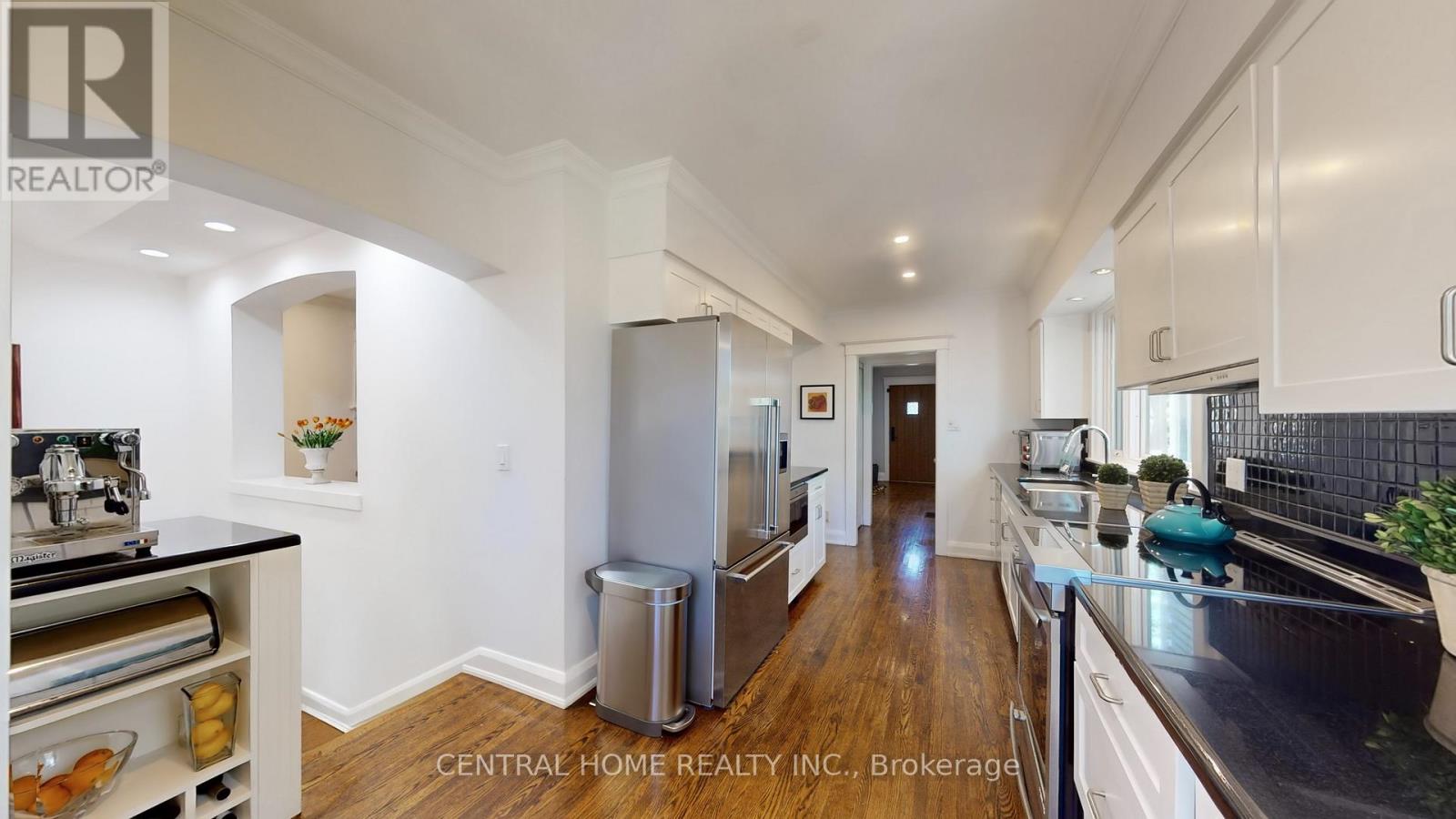 70 Pine Crescent N, Toronto, Ontario  M4E 1L4 - Photo 14 - E12467795