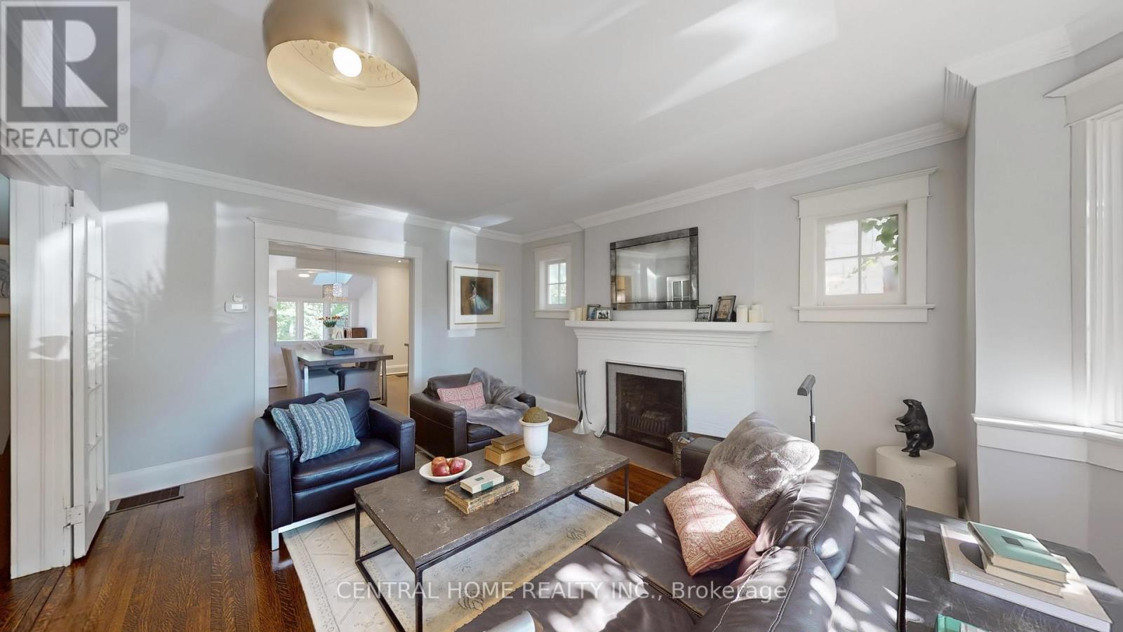 70 Pine Crescent N, Toronto, Ontario  M4E 1L4 - Photo 4 - E12467795